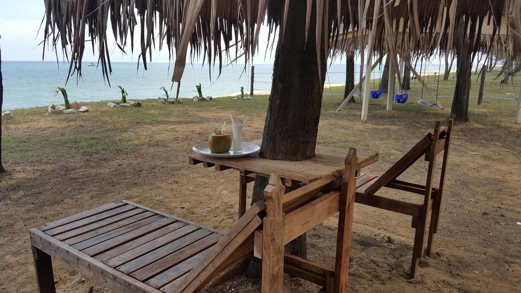 Alsafina Kijal Beach Resort & Restaurant Exterior foto
